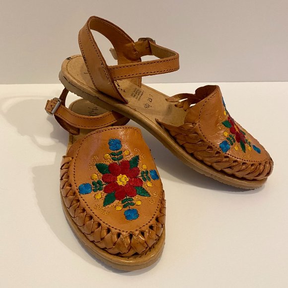 🌼🌸 Mexican Embroidered Leather Huaraches, Sandals with Flowers 🌼🌸 - Picture 1 of 6